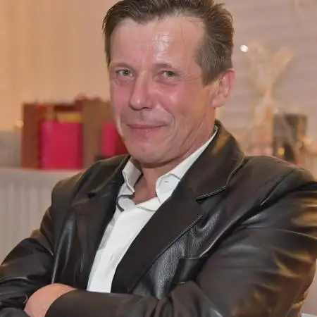 Kazis, 61