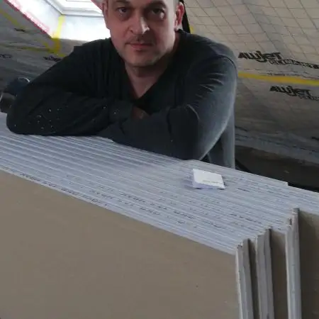 Aleks, 41