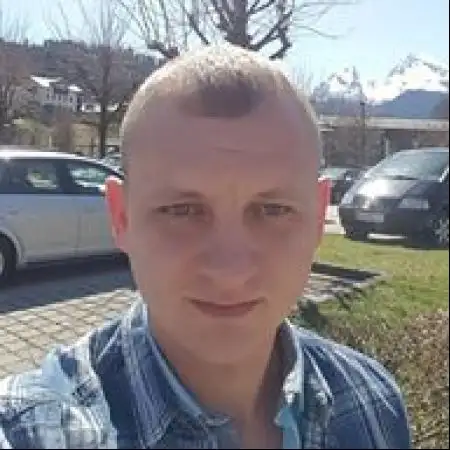 Sergej, 37