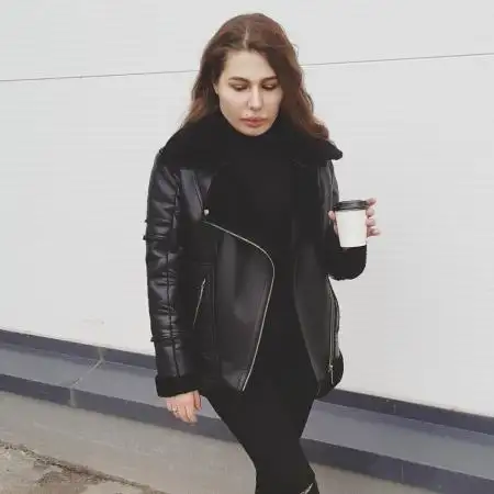 Iana, 30