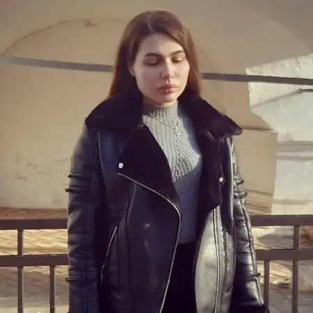 Iana, 30