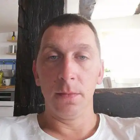 Jevgenijs, 41