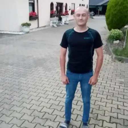 Andrzej, 39
