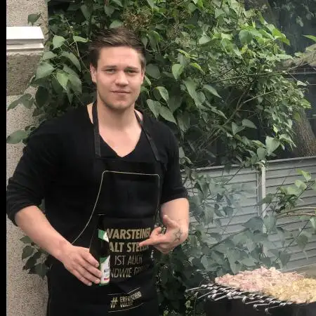 Andrej, 46