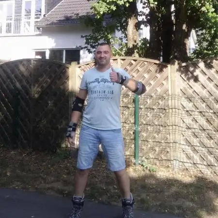 Niko, 38