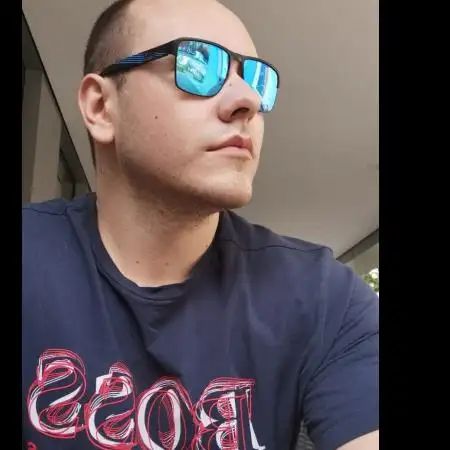 マックス, 32