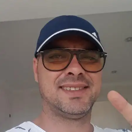 アレックス, 44