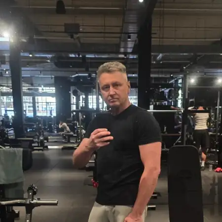 Tolik, 47 