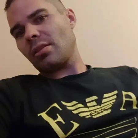 Edy, 42