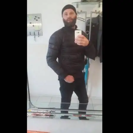Edik, 44