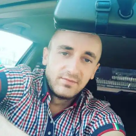 Artur, 41