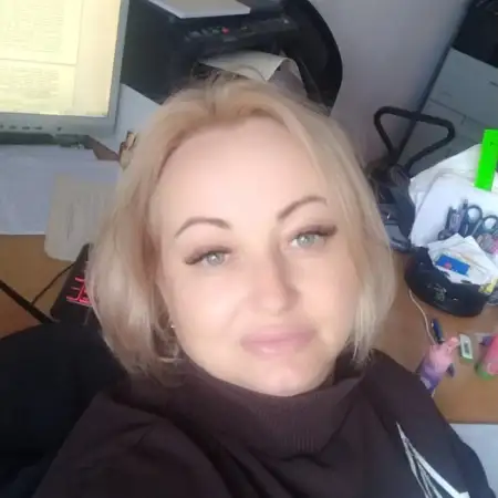 Aleta, 44