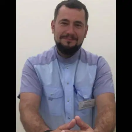 Artur, 48
