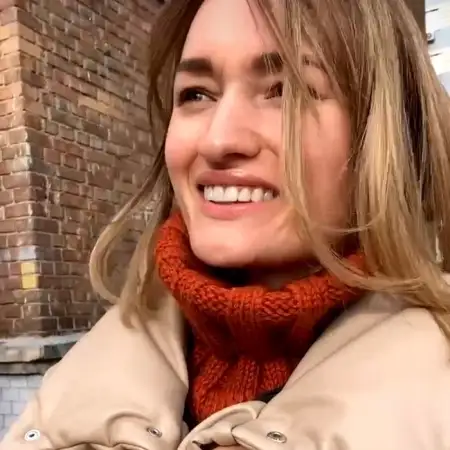Lora, 45
