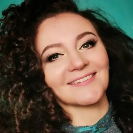 Nataliia, 48