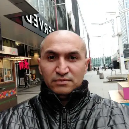 Nikolas, 44