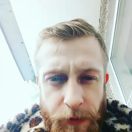 Artur, 35