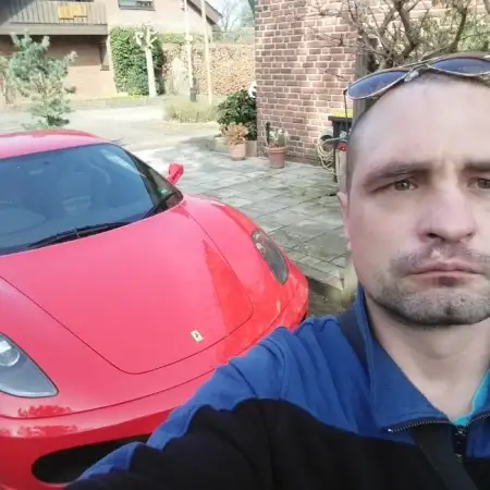 Dmitrij, 40