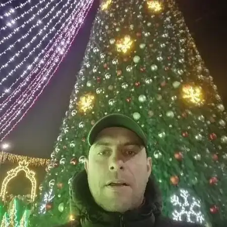 Tudor, 42