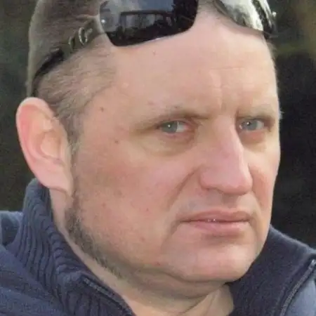 Tomas, 49
