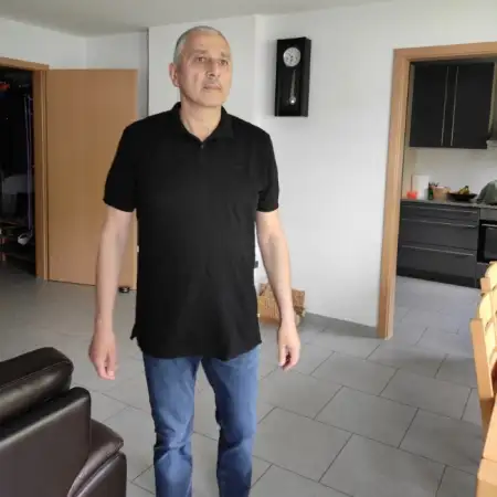 Aleks, 61