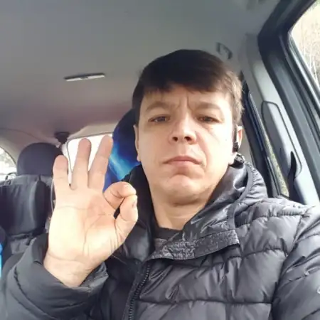 Wiktor, 45
