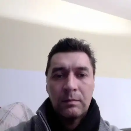 Andrej, 47
