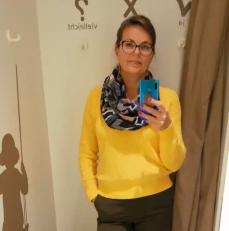 Dona, 48