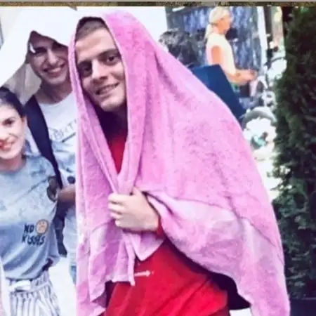 Slavik, 28