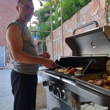 Marin, 44