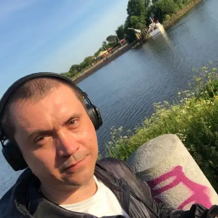 Aleks, 39
