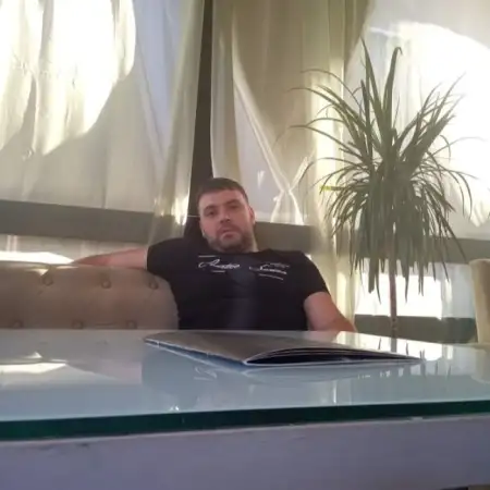 Serghei, 45