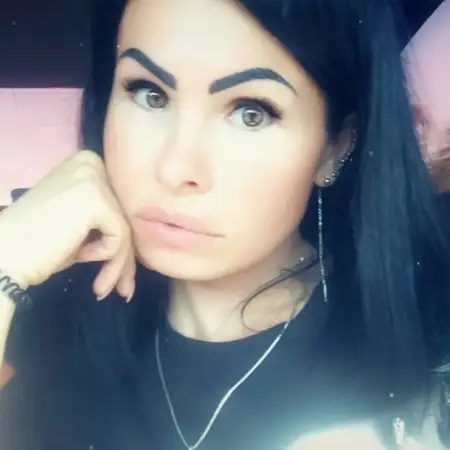 Yuliia, 38