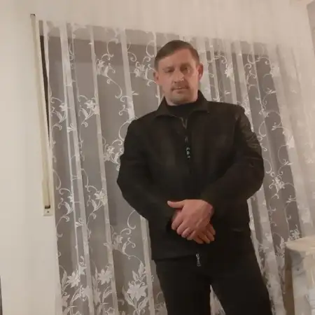 Aleks, 45