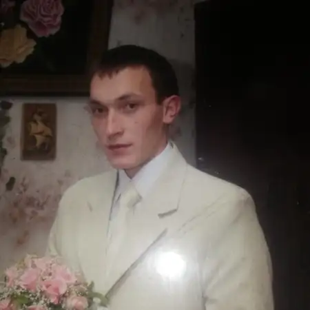 ユーリ, 42