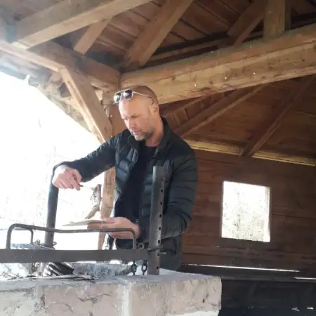 Vasya, 40
