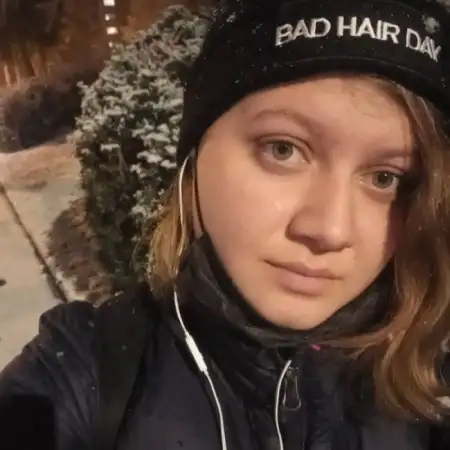 Xeniya, 23