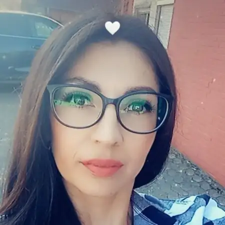 Yuliia, 38