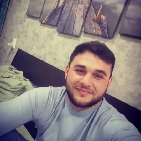 Zaur, 30