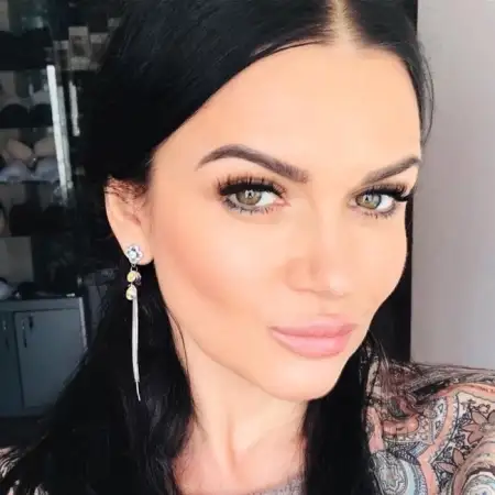 Nika, 50
