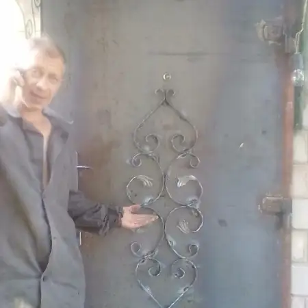 Aleks, 46 