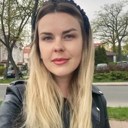 Kris, 35