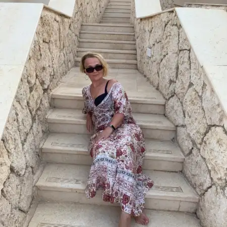 Nataliia, 48