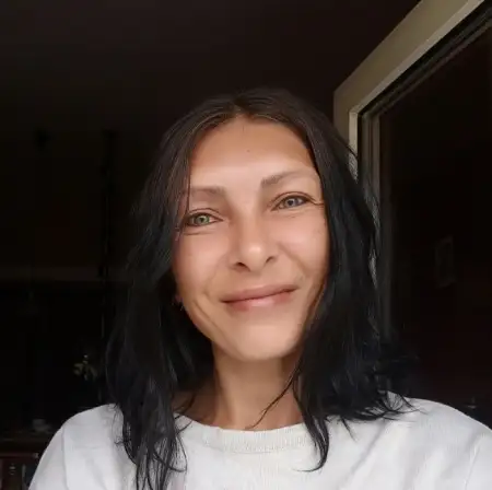 Anjela, 50