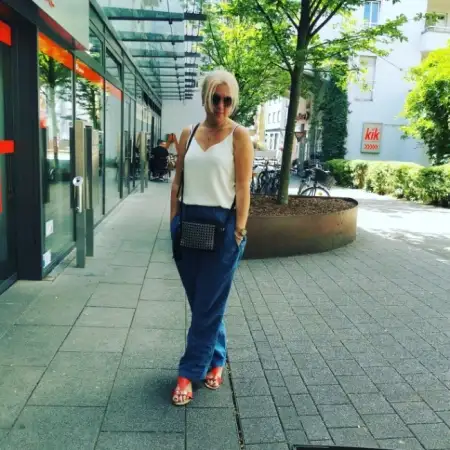Andze, 52