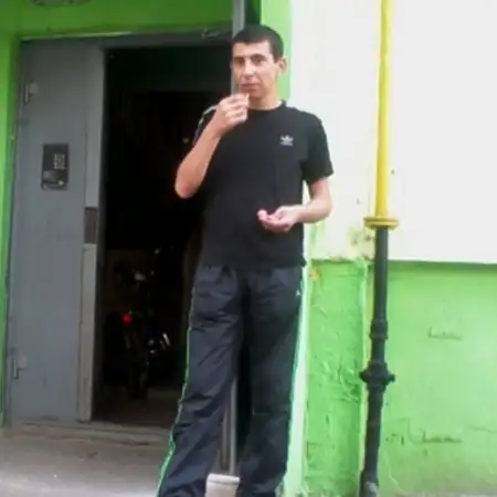 Anar, 37