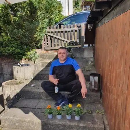 Gennadi, 42