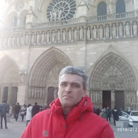 Nik, 43
