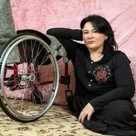 Nafisa, 52