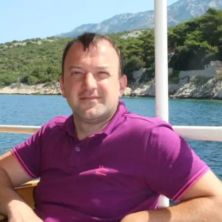 Edik, 44